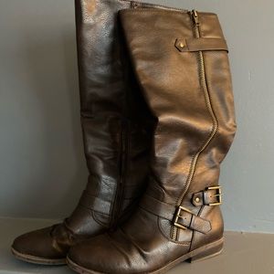Brown boots